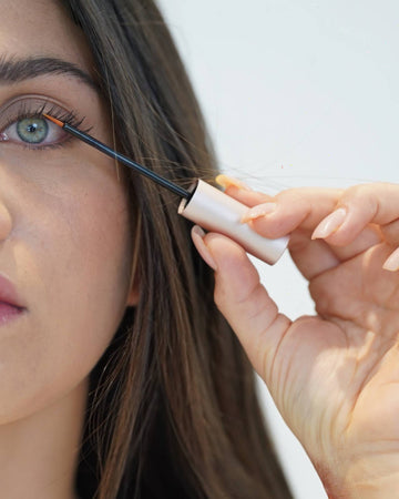 "Unlock Your Dream Lashes, Effortlessly Transform!"
